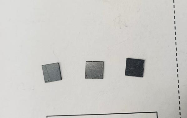石墨片用什么切割呢？精密激光切割機(jī)！(圖1)
